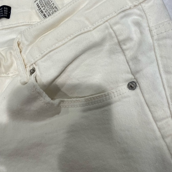 Zara Basic white denim ripped jeans. SZ 30 - Picture 7 of 9